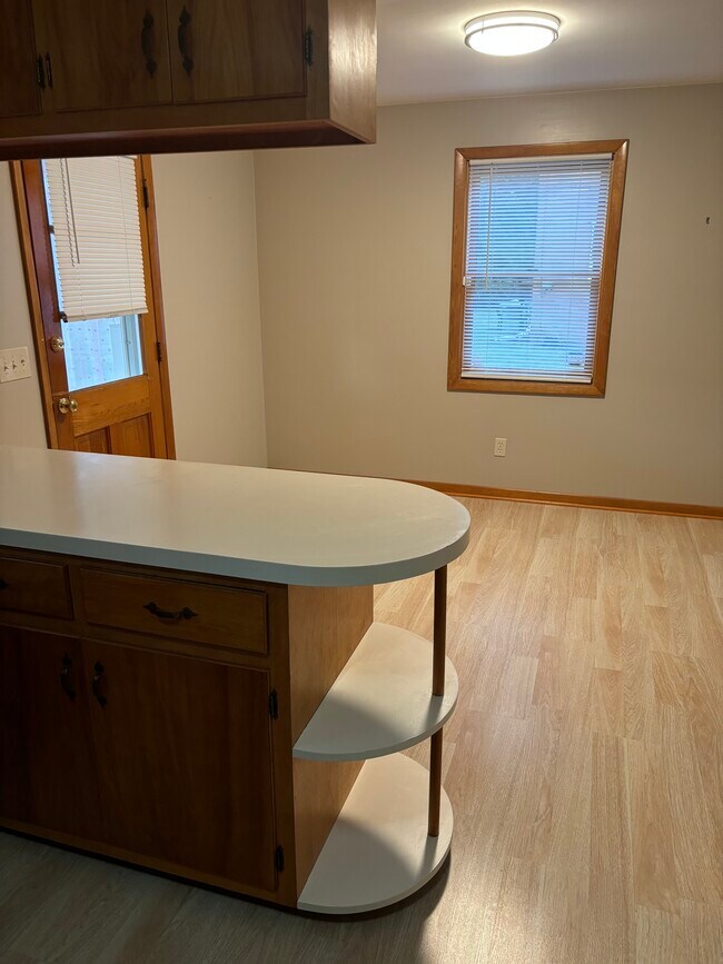 Building Photo - 3511 Becky Cir NW