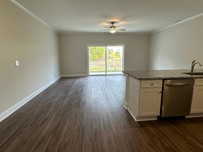 Building Photo - 6905 Thalweg Dr