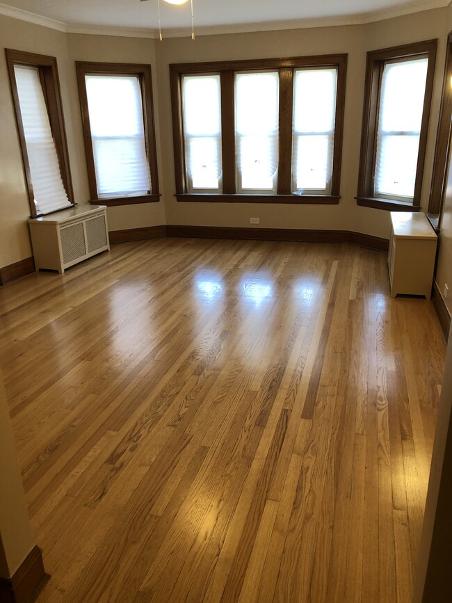 living room - 1648 N Nagle Ave