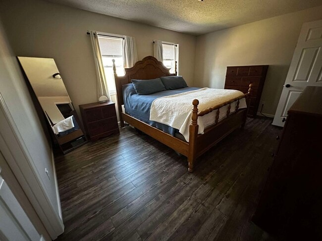 Building Photo - 3 Bedroom, 2 bath home for rent in Waynesville