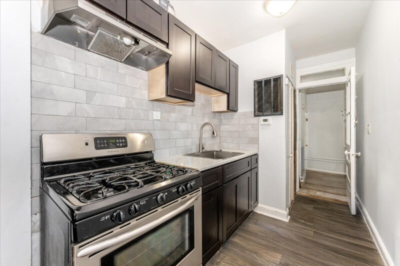 Building Photo - 1359 Bryant St NE