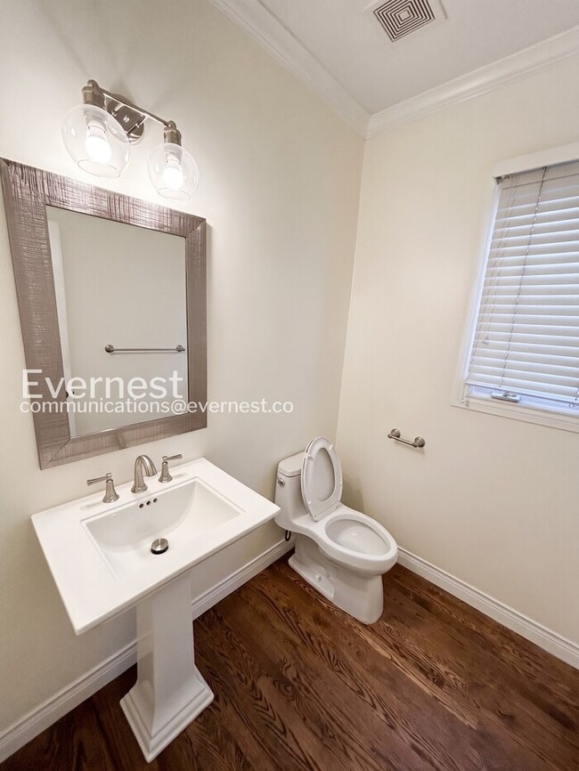 Building Photo - 268 S Garfield St