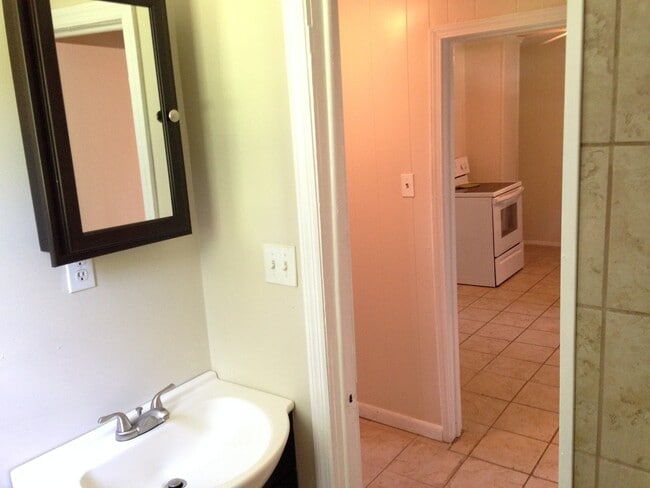 Building Photo - Most Affordable One Bedroom House in Mt Pl...