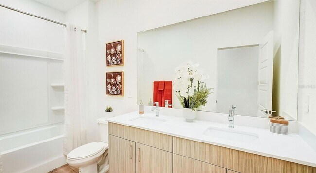 Building Photo - 8044 Gulfstream Ct