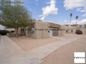 Building Photo - Charming 2BR/1BA Phoenix Condo - Prime Location &amp; Modern Touches!