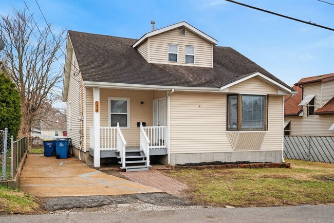 Building Photo - 146 W Felton Ave