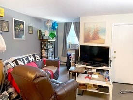 Building Photo - 39 Garrison Rd