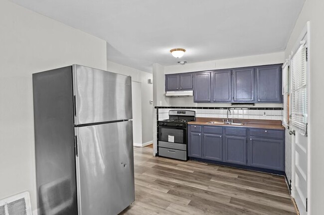 Building Photo - 10347 Ewell Dr