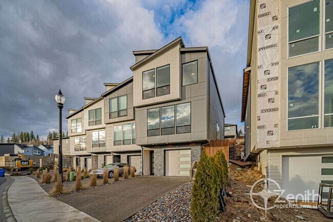 Building Photo - 2375 N R St