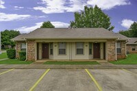 Building Photo - 1308 Jacksonville Dr