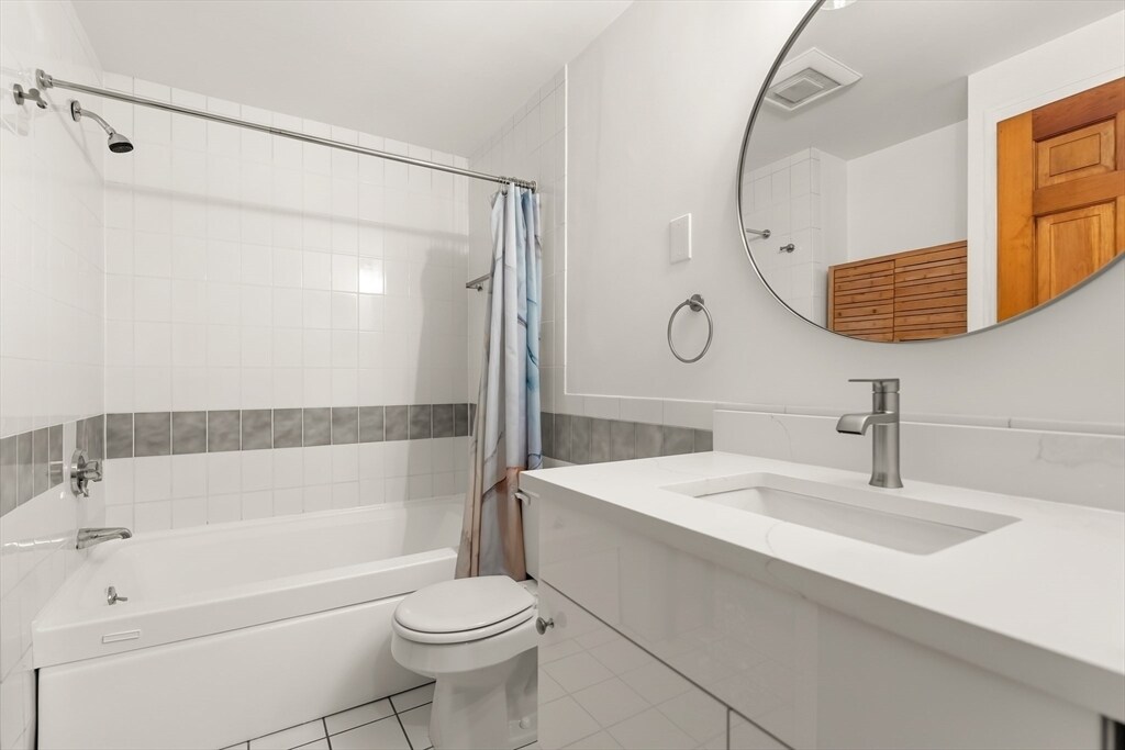 Building Photo - 228 W Canton St