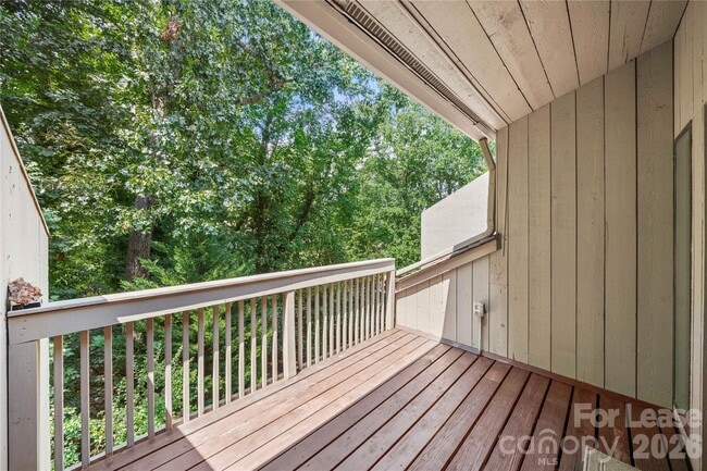 Building Photo - 222 Riverview Terrace