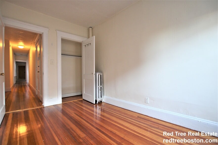 Building Photo - 6 Barrows St