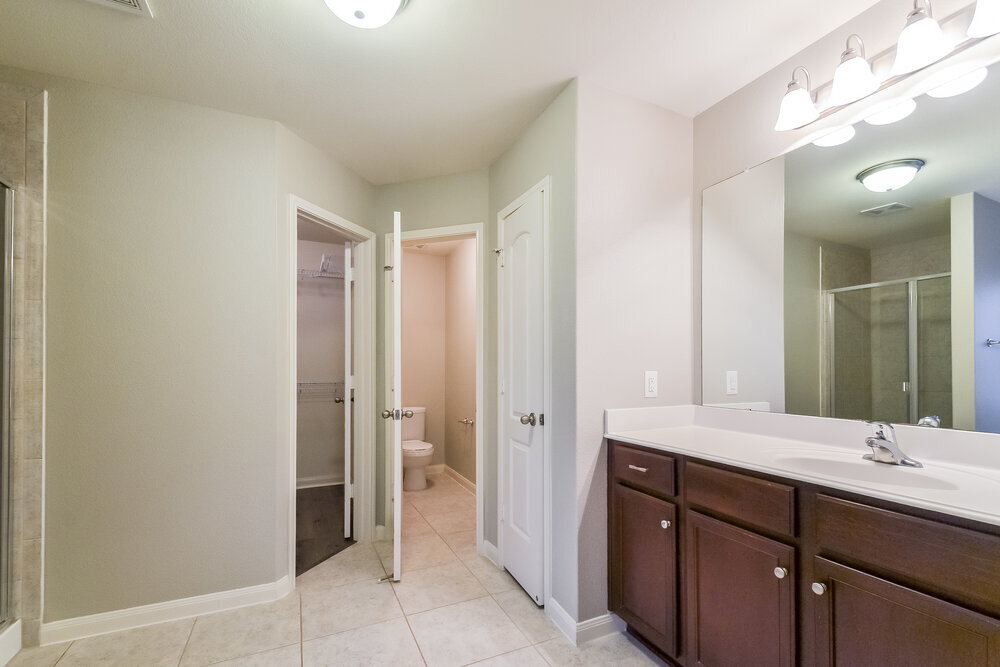 Building Photo - 2220 Mulberry Dr