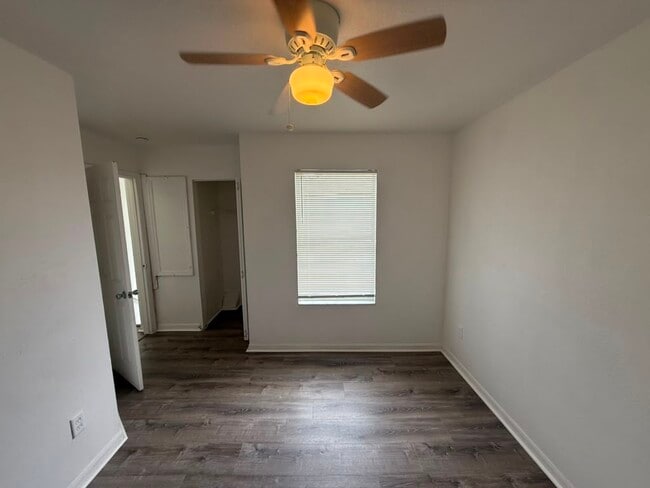 Building Photo - 833 Caribbean Dr