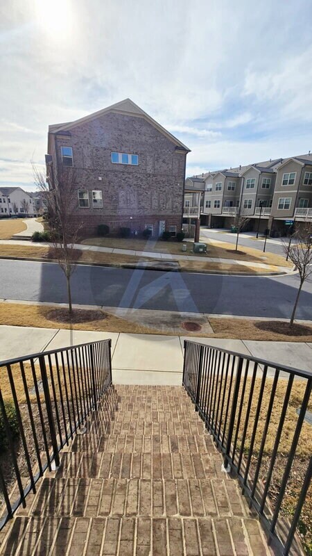 Building Photo - 209 Commons Ave