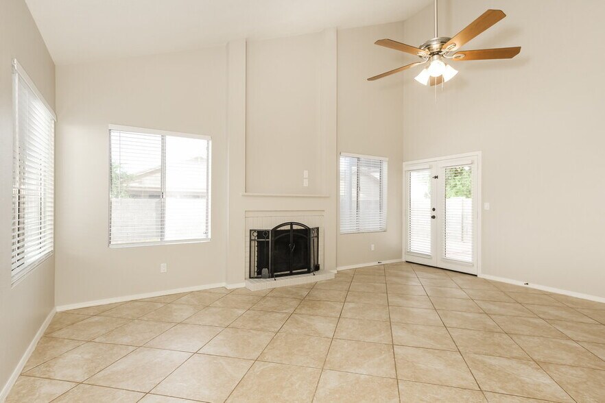 Building Photo - 8841 W Villa Rita Dr