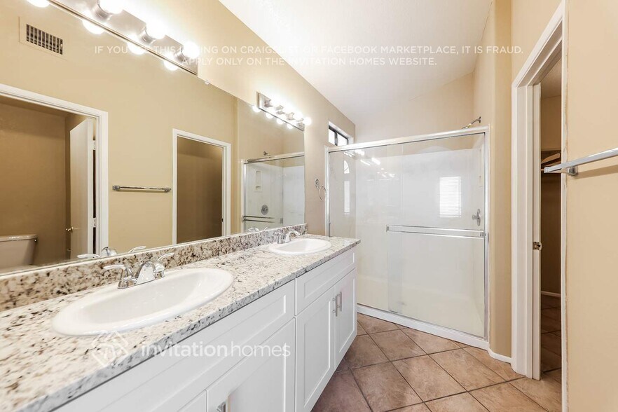 Building Photo - 938 E Rockwell Dr