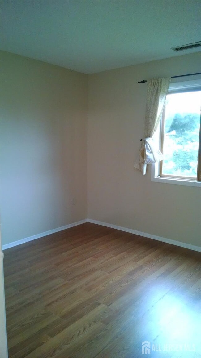 Building Photo - 620 Aspen Dr