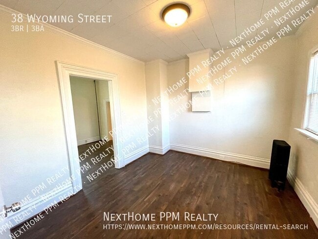 Building Photo - 38 Wyoming St