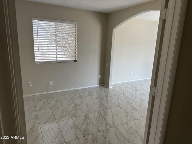 Building Photo - 2536 E Commonwealth Cir