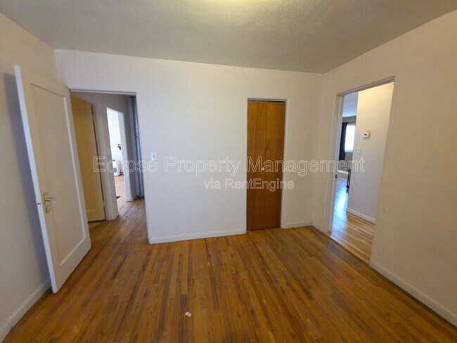 Building Photo - 503 Brown Ave