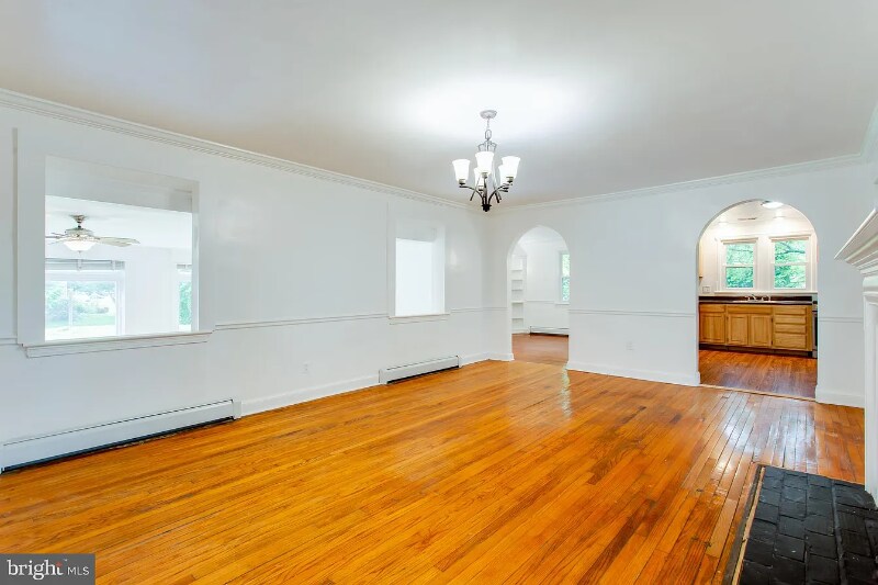 Building Photo - 301 Loureiro Ln