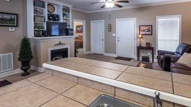 Building Photo - Woodshire Duplexes & Townhomes