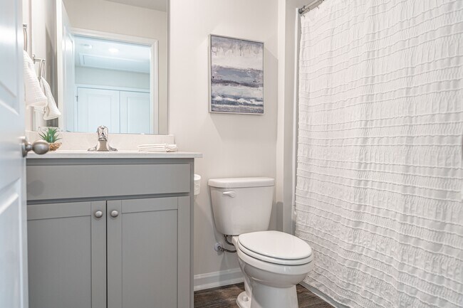 Building Photo - 207 1st St