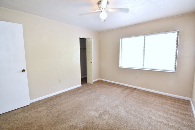 Building Photo - 2635 SW 35th Pl