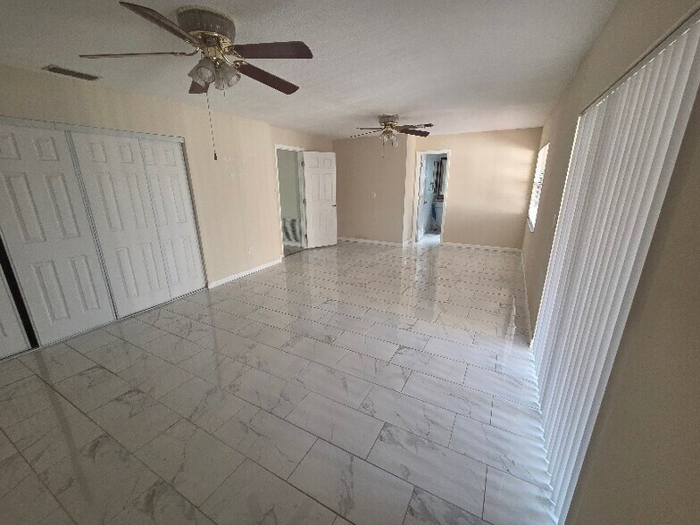 Building Photo - 8649 Forest Lake Dr