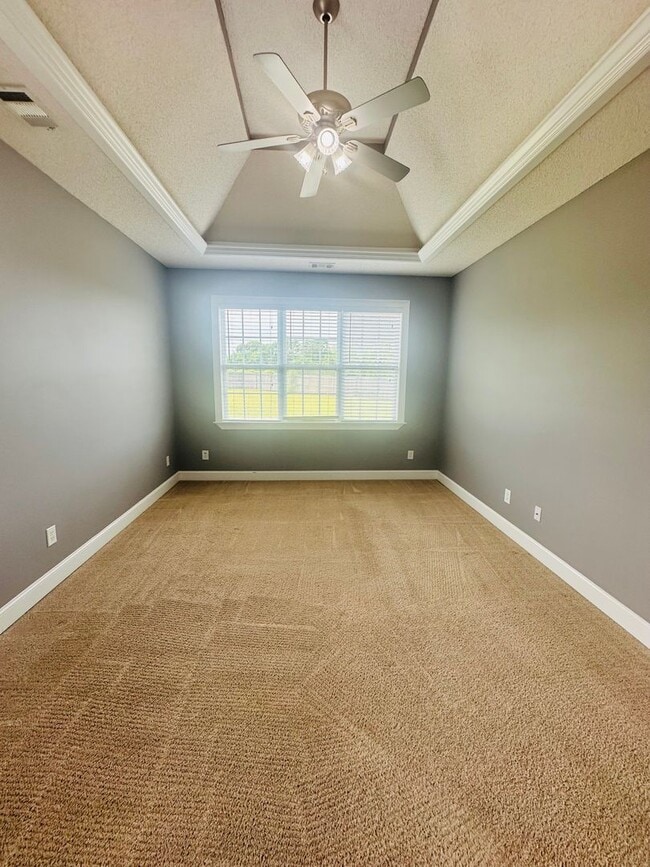 Building Photo - 709 Loudon Hill Dr