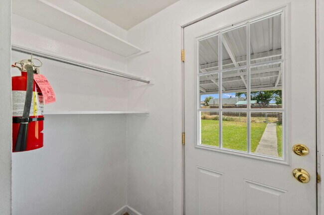 Building Photo - "Charming Spokane Retreat: Cozy 2-Bedroom ...