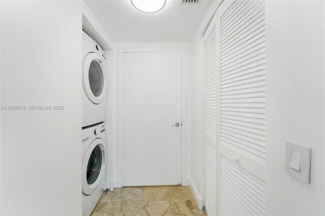 Building Photo - 41 SE 5th St