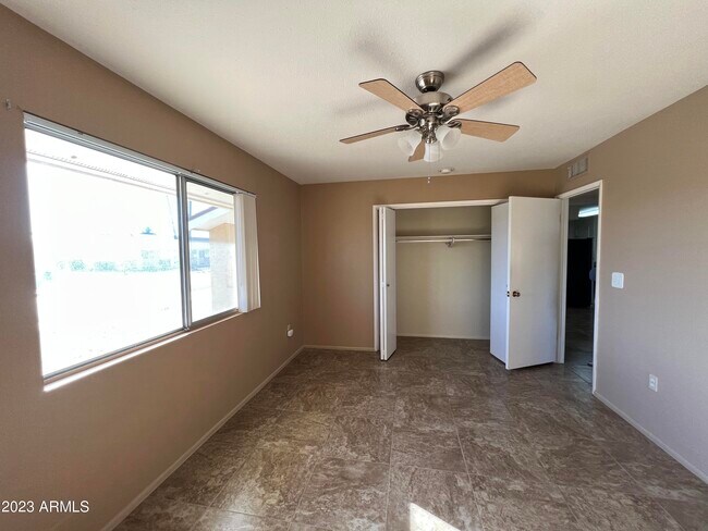 Building Photo - 10939 W Saratoga Cir