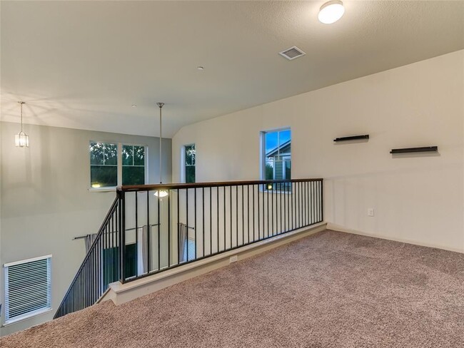 Building Photo - 1620 Bryant Dr
