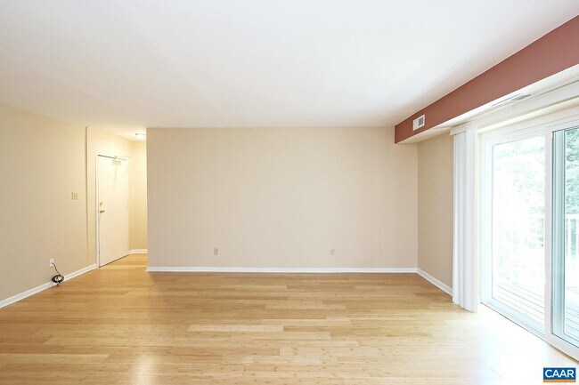 Building Photo - 545 Burgoyne Rd