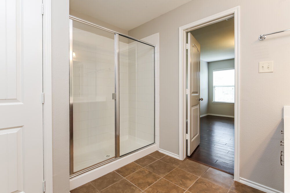Building Photo - 2116 Meadow View Dr