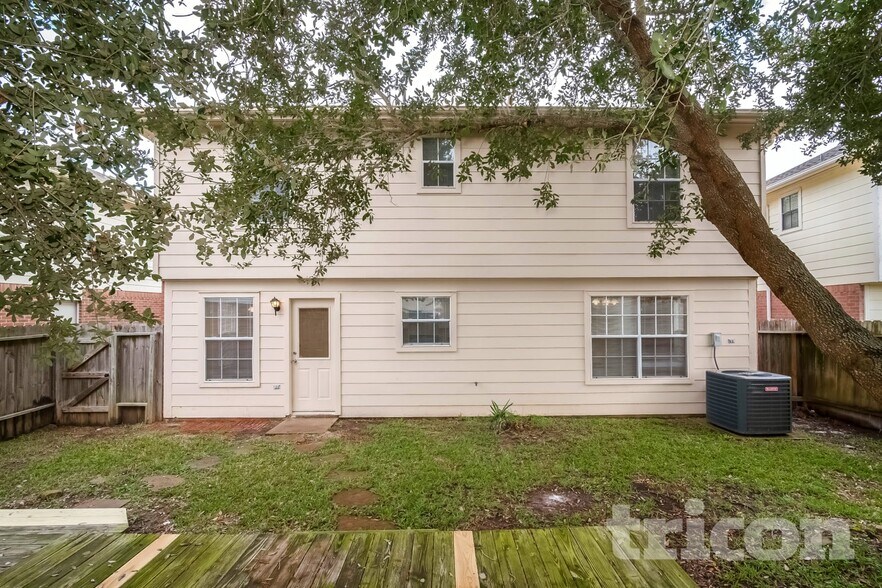 Building Photo - 3703 Bent Springs Ln