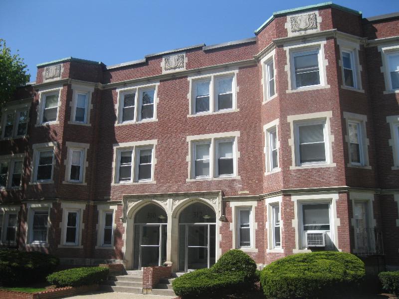 Building Photo - 310 Tappan St