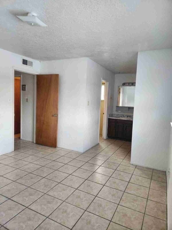 Building Photo - 2318 Calle Pacifico