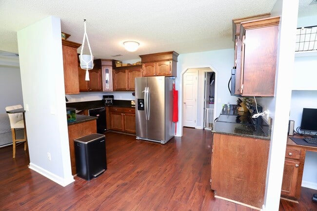 Building Photo - 4370 Excursion Dr