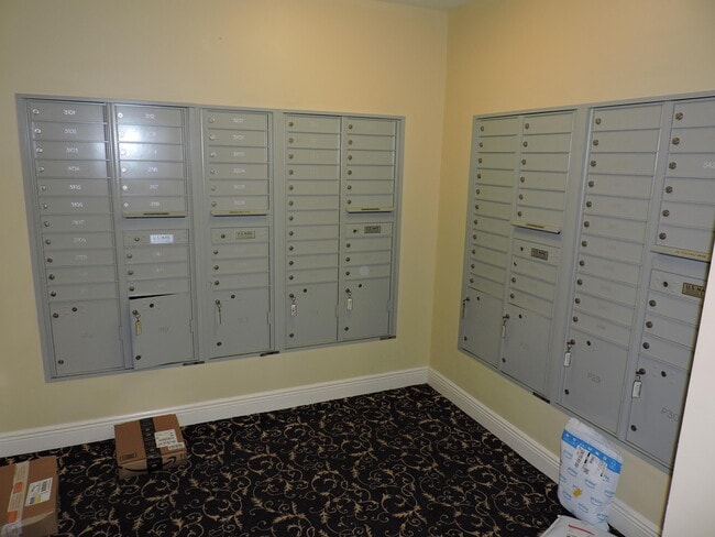 Building Photo - 4903 Midtown Ln