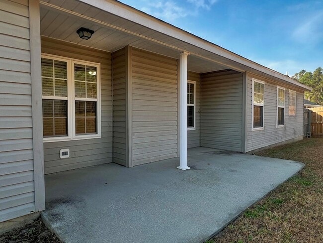 Building Photo - 1725 Tamarind Way