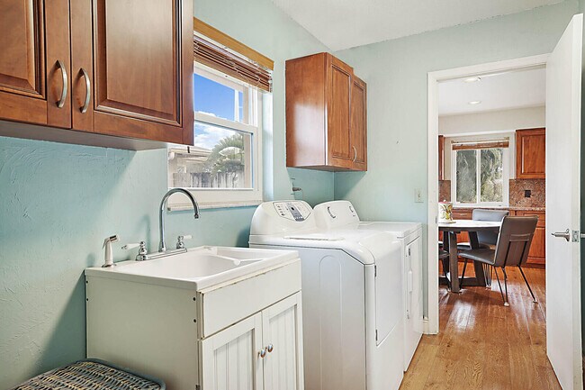 Building Photo - 4422 Brandywine Dr