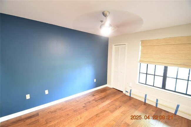 Building Photo - 1000 W Horatio St