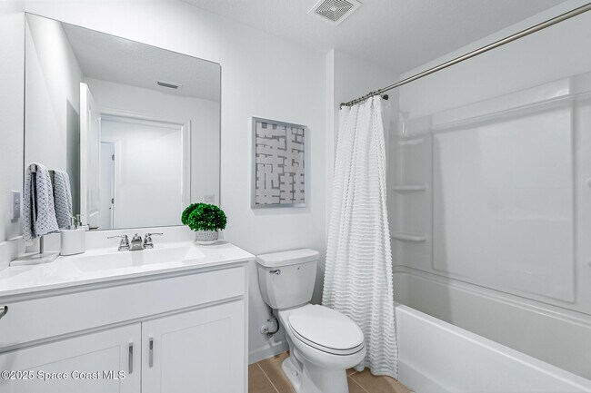 Building Photo - 1377 Colebrook Cir SW