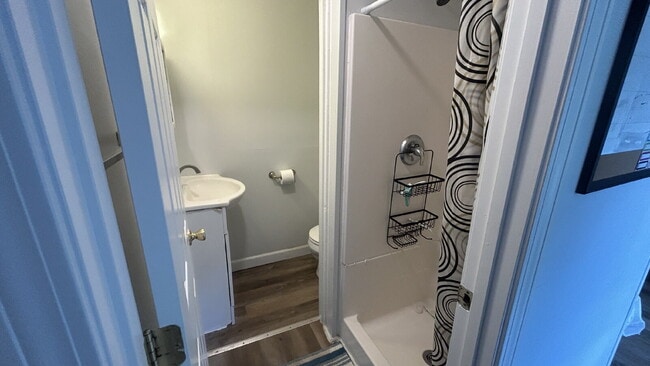 Building Photo - Charming 1-Bed/1-Bath Apartment in the Hea...