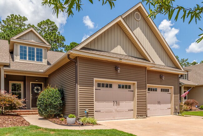 Building Photo - 22 Cypress Cir