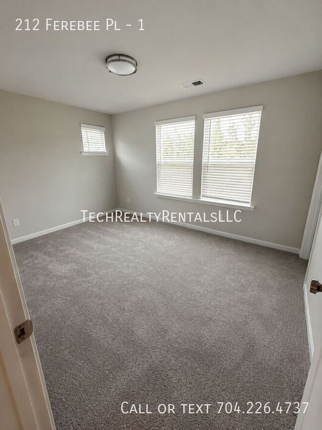 Building Photo - 212 Ferebee Pl
